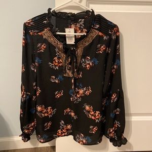 NWT Lightweight blouse